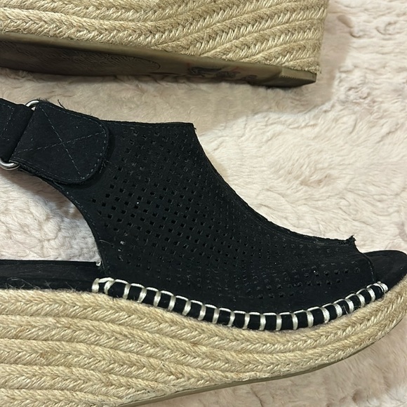 Daisy Fuentes 7.5M Rory - Picture 4 of 17